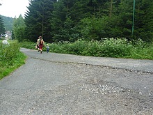 Po sjezdu jedu v levo do Ko�enova