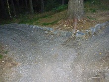Jedeme v levo, odtud u meme potkat cyklisty i v opanm smru